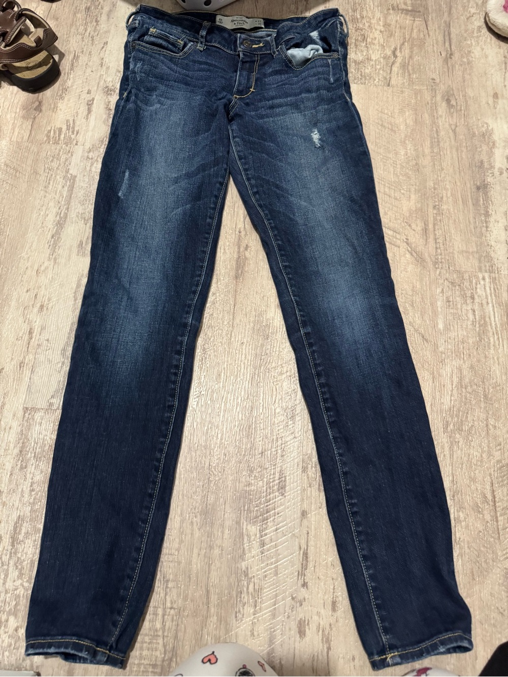Abercrombie & Fitch Women’s Dark Blue Skinny Jeans